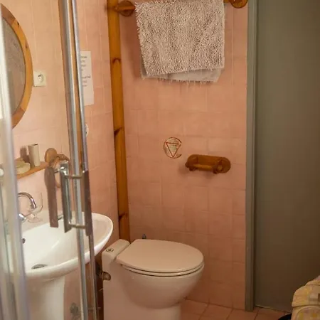 Appt With Balcony In The Heart Of Nice דירה ניס